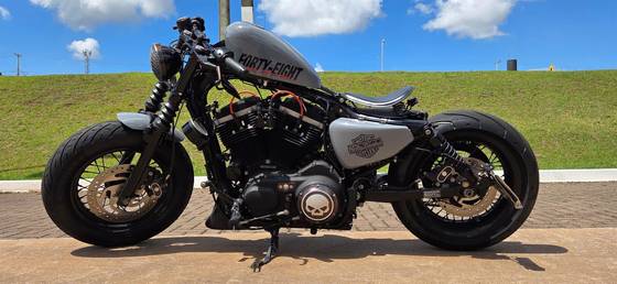 HARLEY-DAVIDSON SPORTSTER FORTY-EIGHT HARLEY-DAVIDSON SPORTSTER FORTY-EIGHT